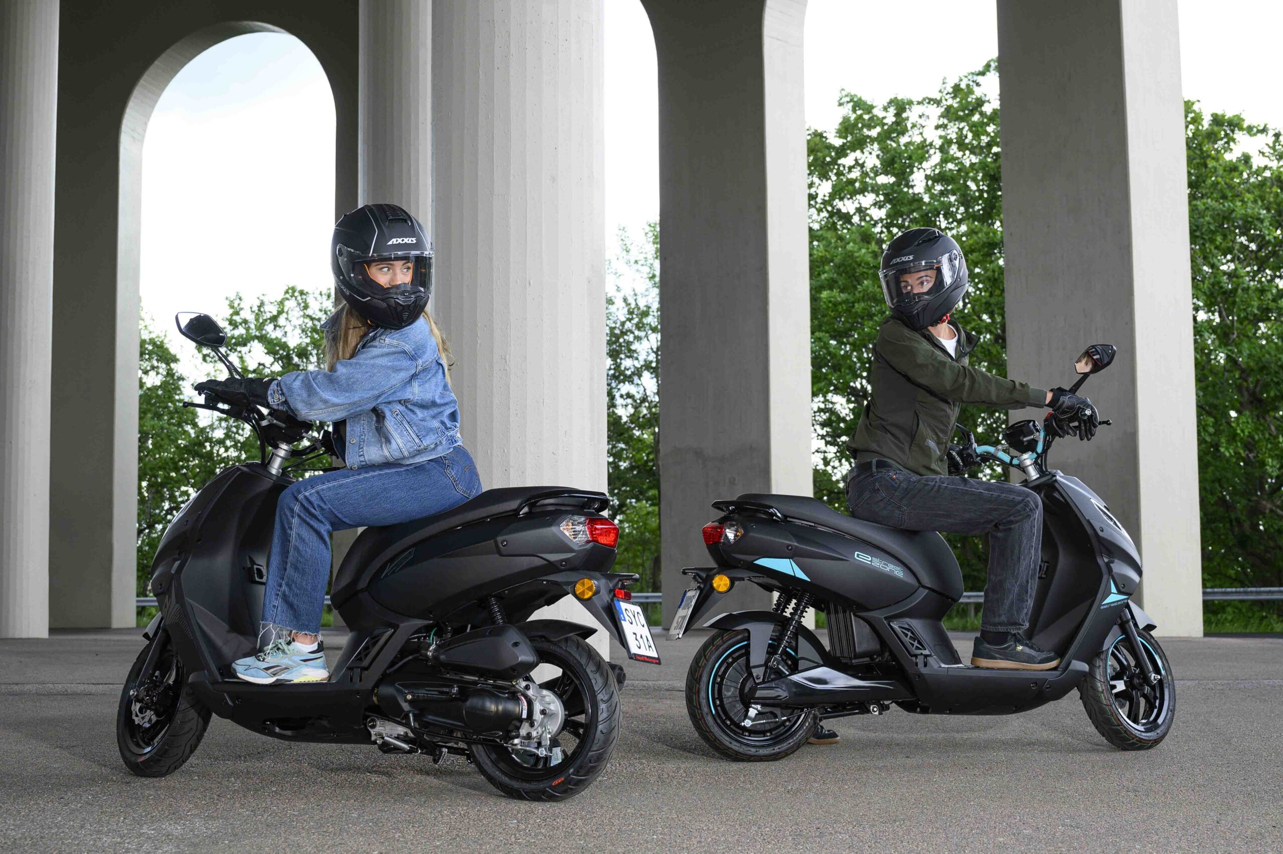 Yadea G5 Elmoped tar dig snabbt och bekvämt till skolan